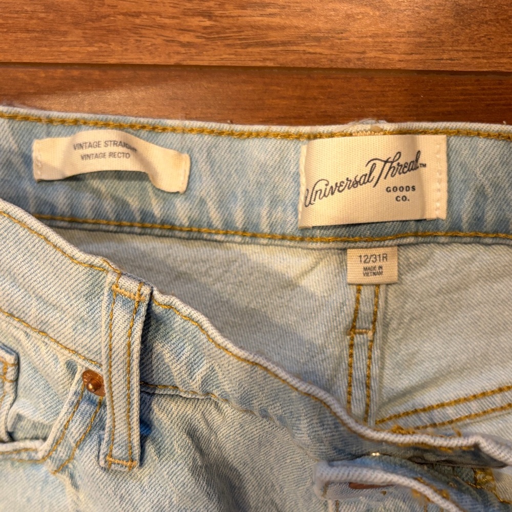 Universal Thread Light Blue Vintage Stretch Straight Distressed Jean Size 12/31R - Picture 3 of 13